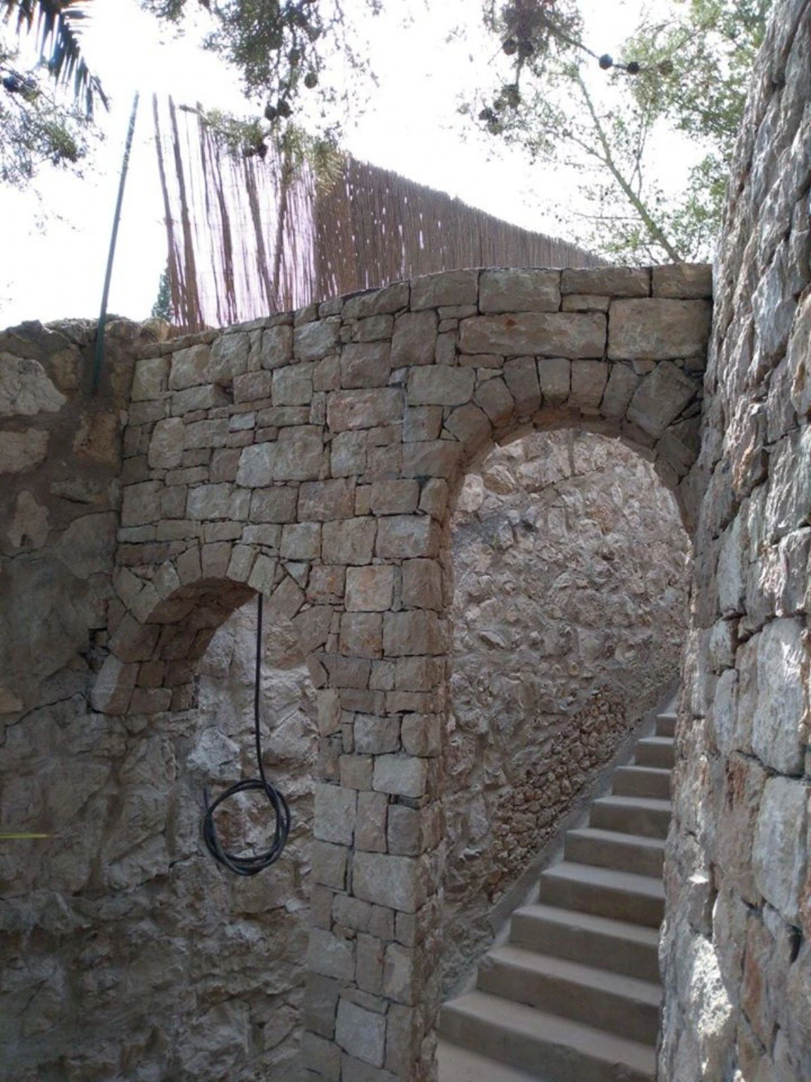Arco e muratura in pietra nell’archivio IL BOSFORO